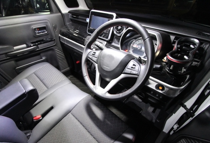 軽自動車の落ち着いた車内